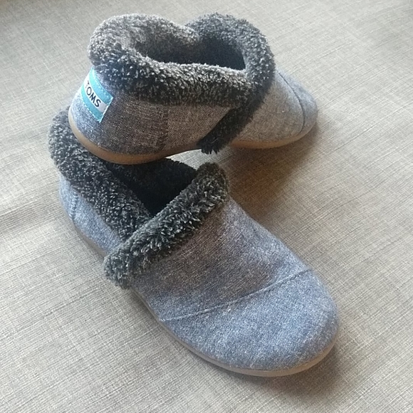 toms baby slippers